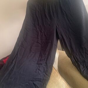 Wide legged capri pants